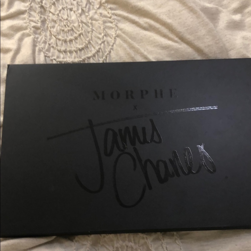James Charles eyeshadow pallet